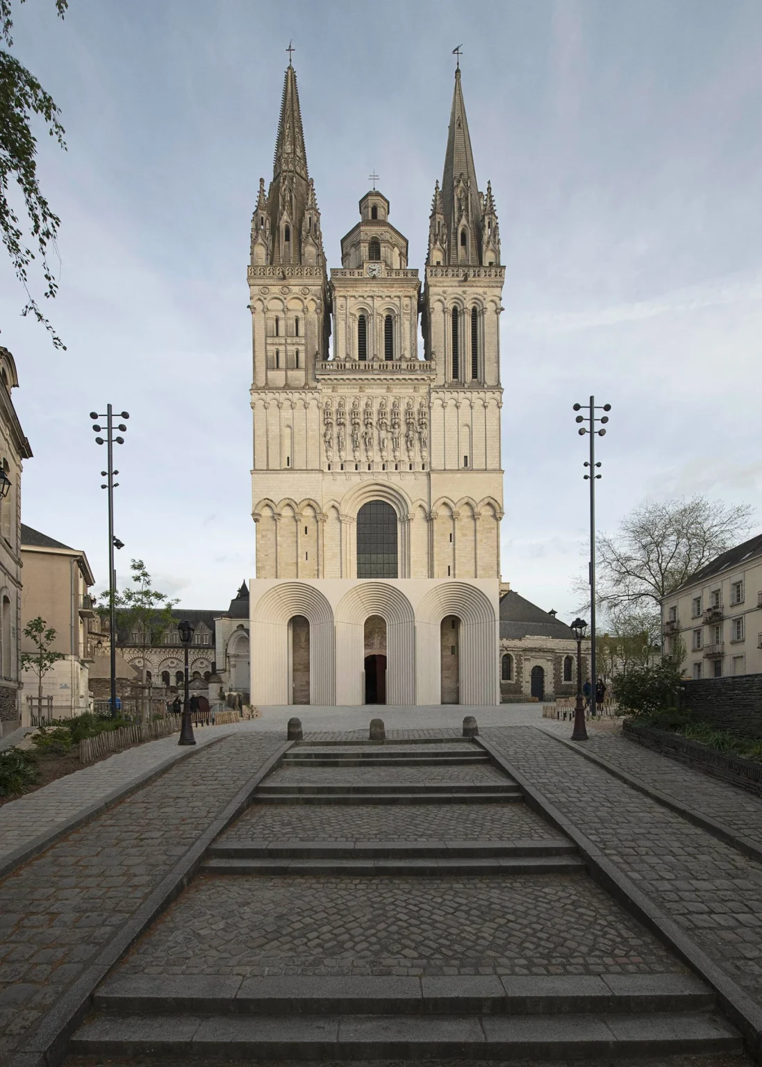 Kengo Kuma Reimagines a Gothic Cathedral Entrance in France with Sculptural Arches