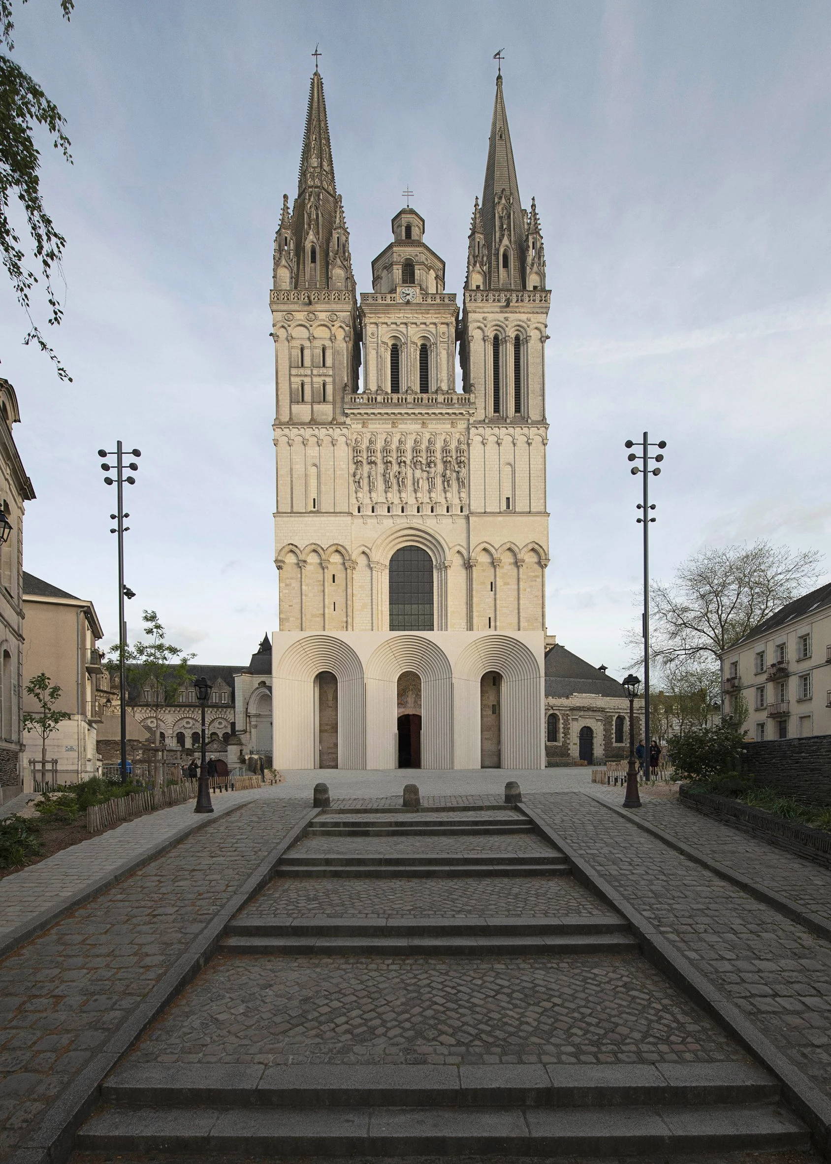 Kengo Kuma Reimagines a Gothic Cathedral Entrance in France with Sculptural Arches
