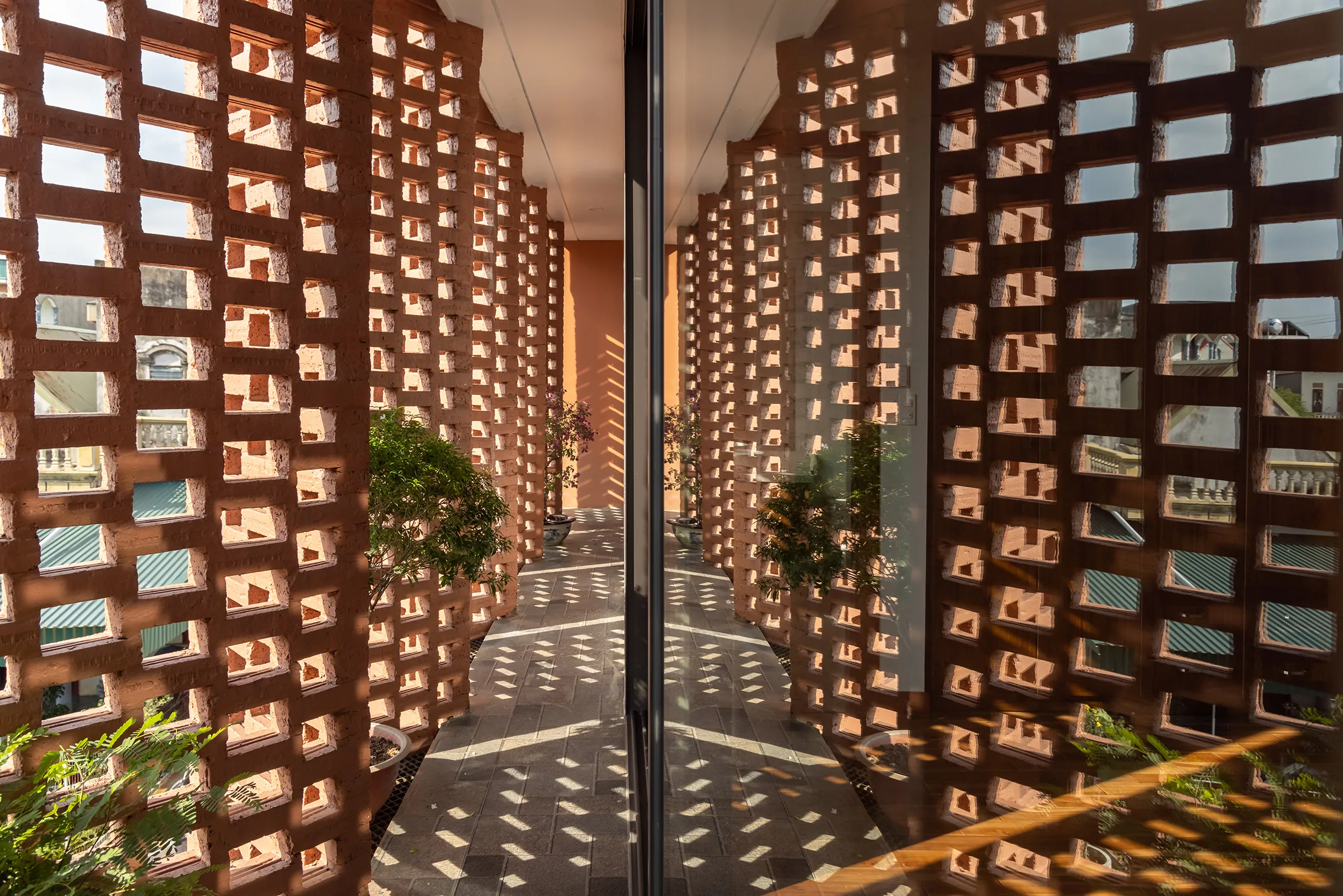 CUBE by H&P Architects is a Climate-Responsive Brick Home Inspired by Vietnamese Tradition 7 CUBE by H&P Architects is a Climate-Responsive Brick Home Inspired by Vietnamese Tradition