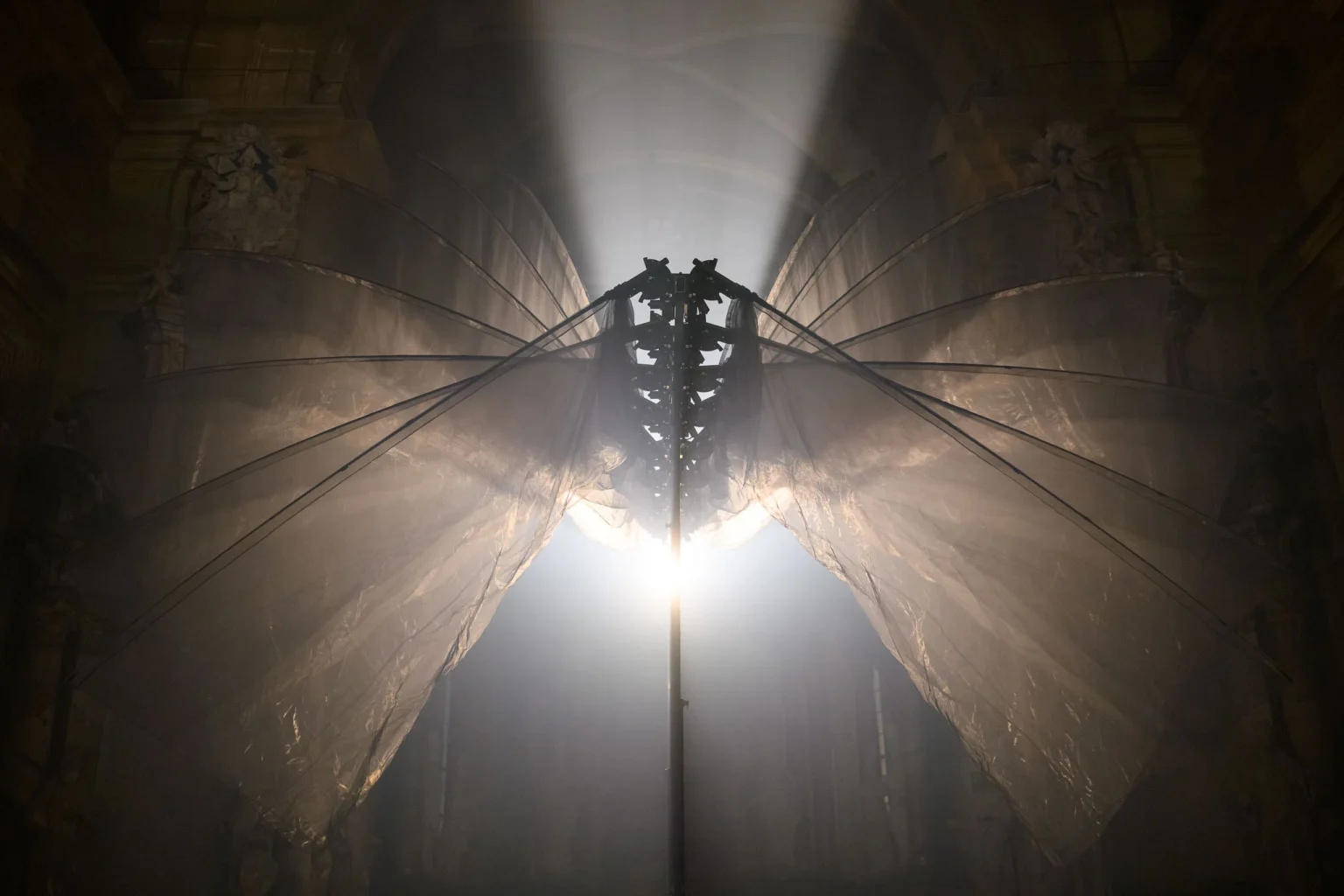 Leonardo da Vinci’s Flying Dreams Reborn in Boris Acket’s The Bird of a Thousand Voices