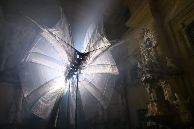 Leonardo da Vinci’s Flying Dreams Reborn in Boris Acket’s The Bird of a Thousand Voices