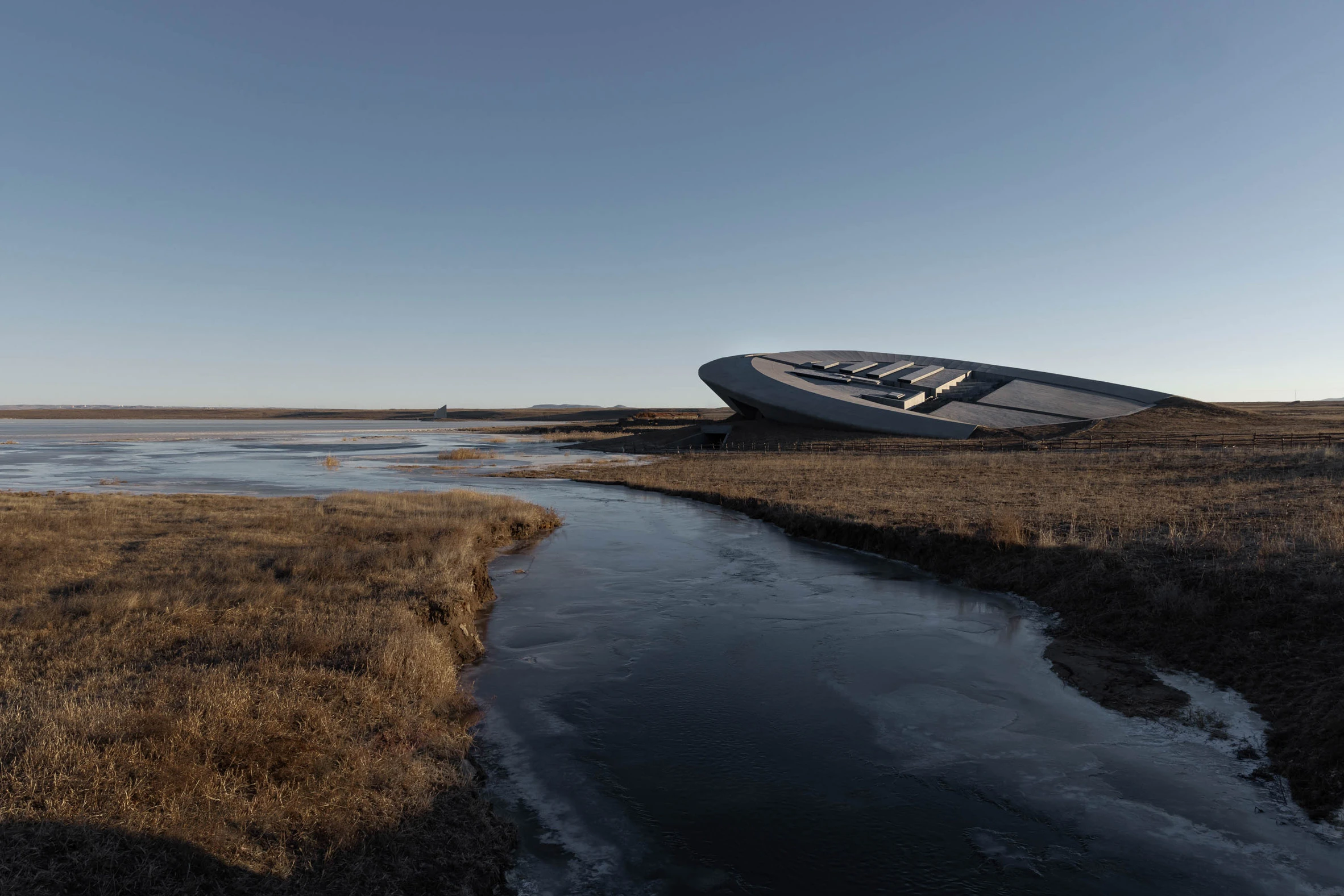 Prairie Ark by BUZZ Emerges as a Futuristic Gallery in Inner Mongolia 5 Prairie Ark by BUZZ
