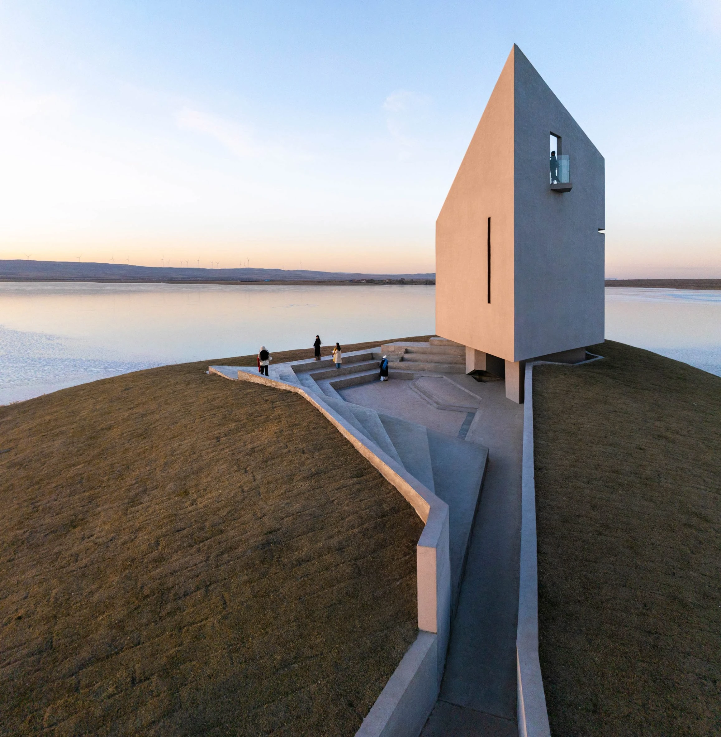 Prairie Ark by BUZZ Emerges as a Futuristic Gallery in Inner Mongolia 7 Prairie Ark by BUZZ