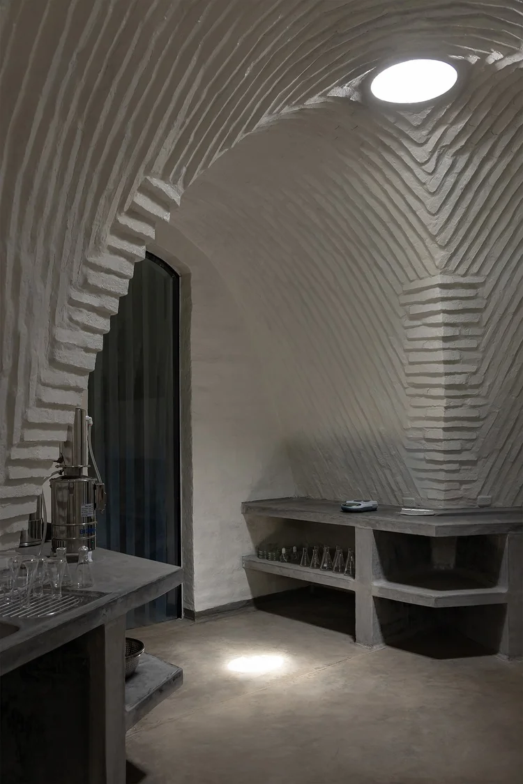 Witoca Lab Integrates Adobe Vaults and Agroecology to Shape a Naturally Regulated Amazon Interior 7 Witoca Lab Integrates Adobe Vaults and Agroecology to Shape a Naturally Regulated Amazon Interior