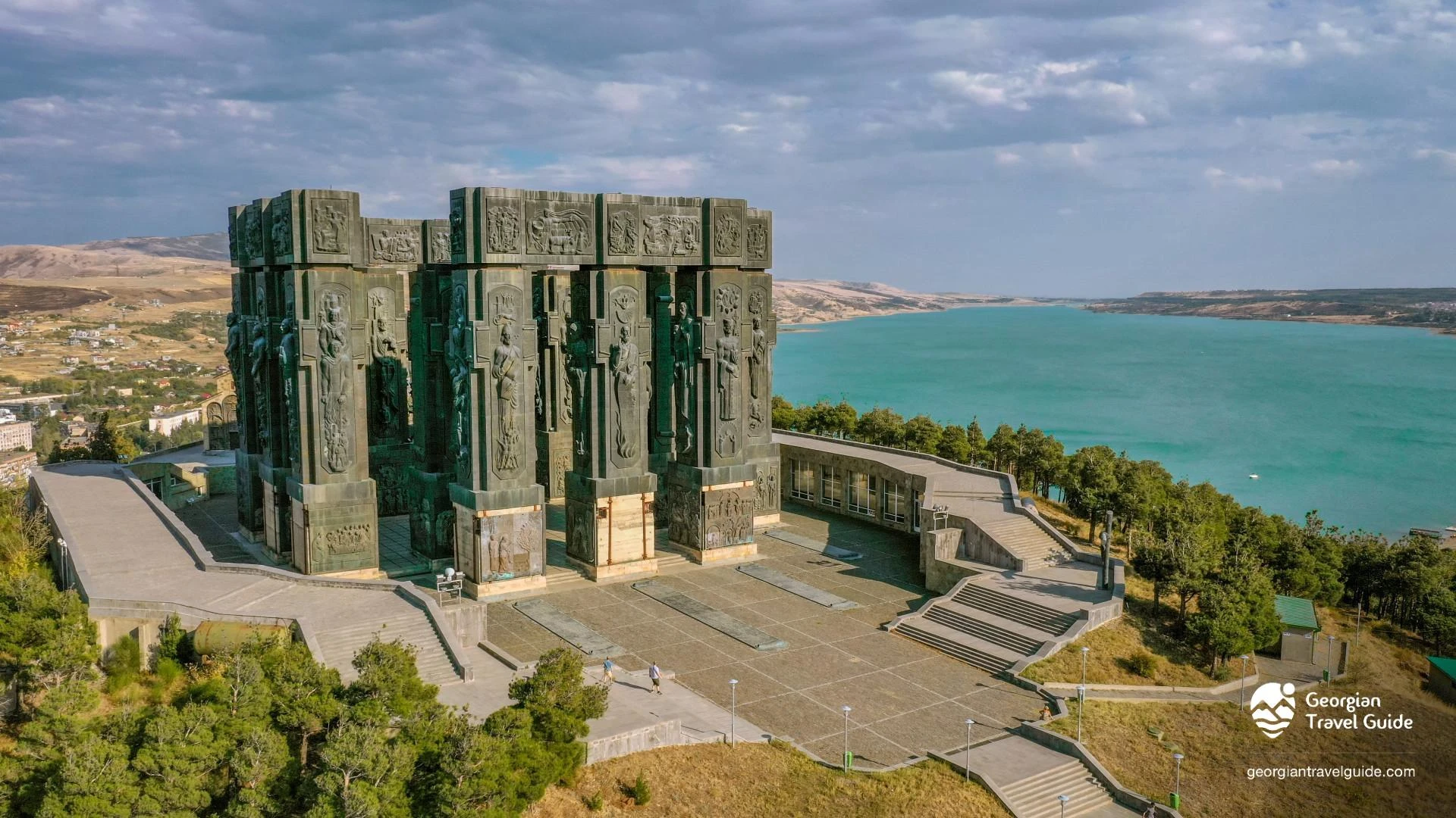 6 powerful Soviet-era landmarks