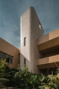 Amaltash by Design ni Dukaan Blends Corbusier’s Modernism with Doshi’s Human-Centric Architecture
