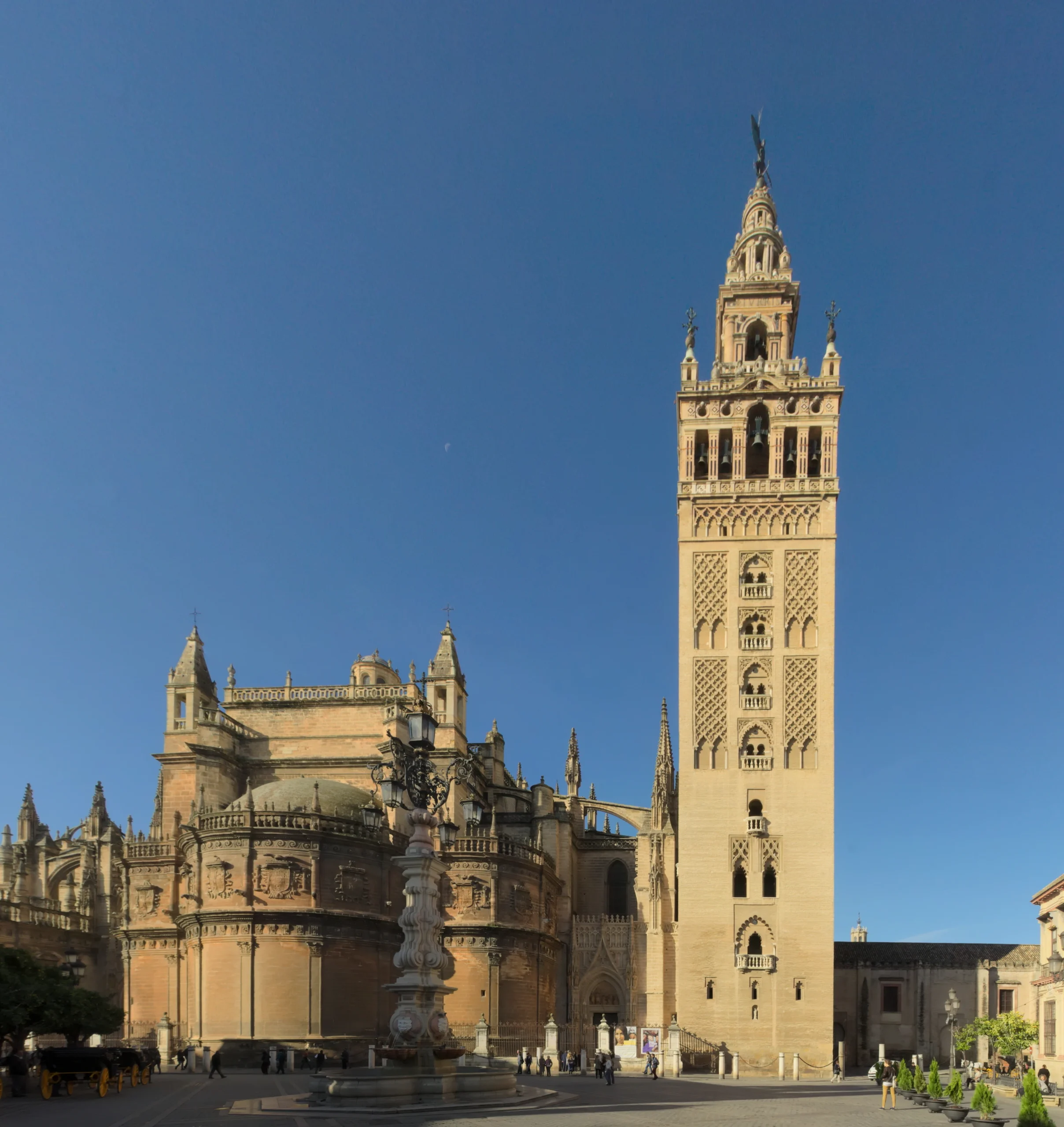 The Evolution of Minarets Across Islamic Architecture 10 The Evolution of Minarets Across Islamic Architecture