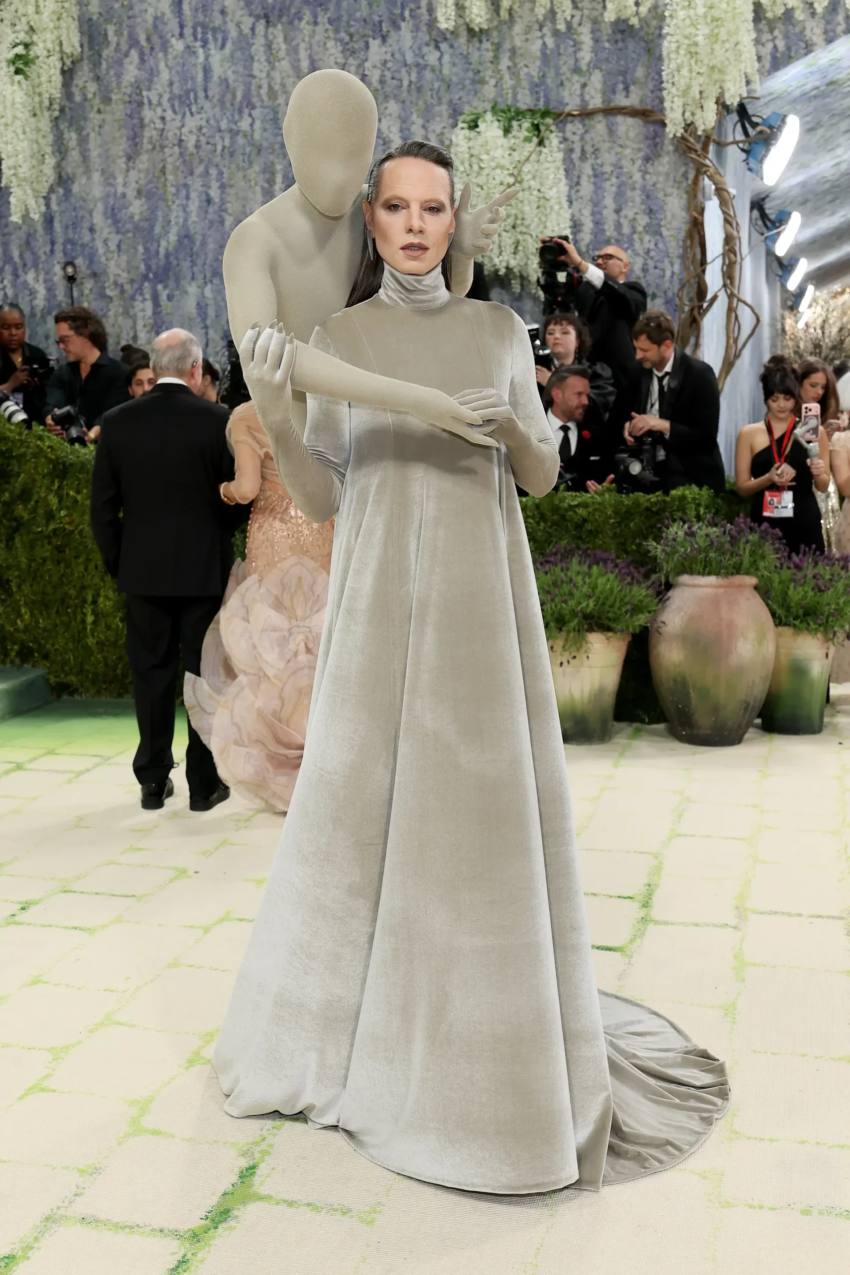8 Jaw-Dropping Met Gala 2026 Looks Inspired by Art 15 10 Jaw-Dropping Met Gala 2026 Looks Inspired by Art