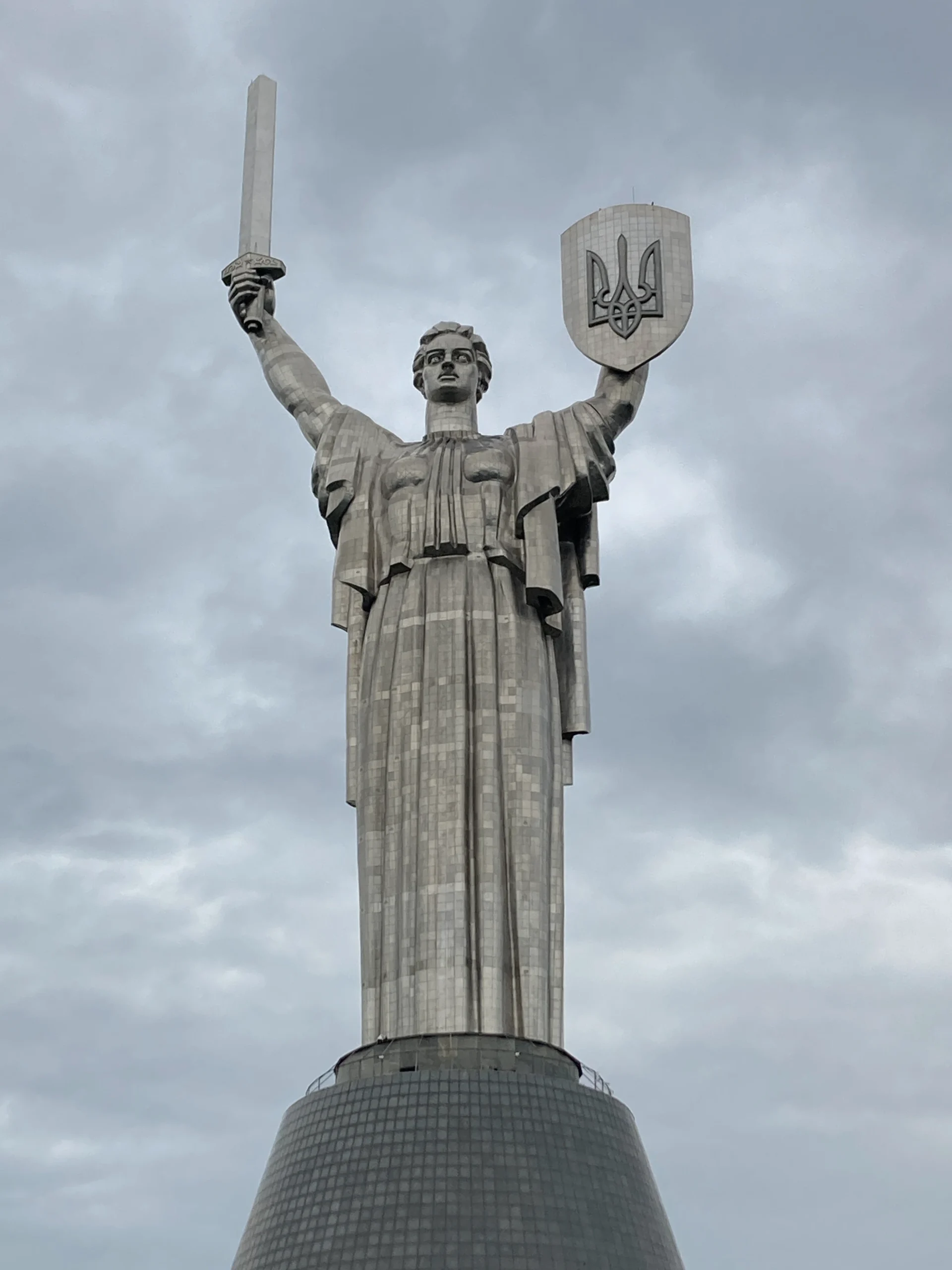 6 powerful Soviet-era landmarks