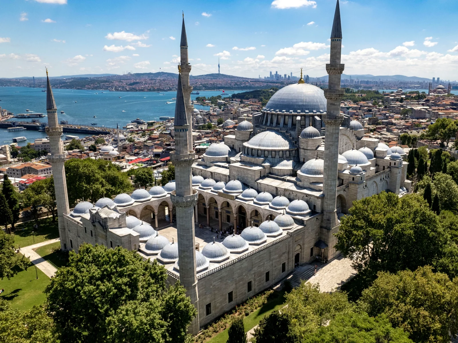 The Evolution of Minarets Across Islamic Architecture