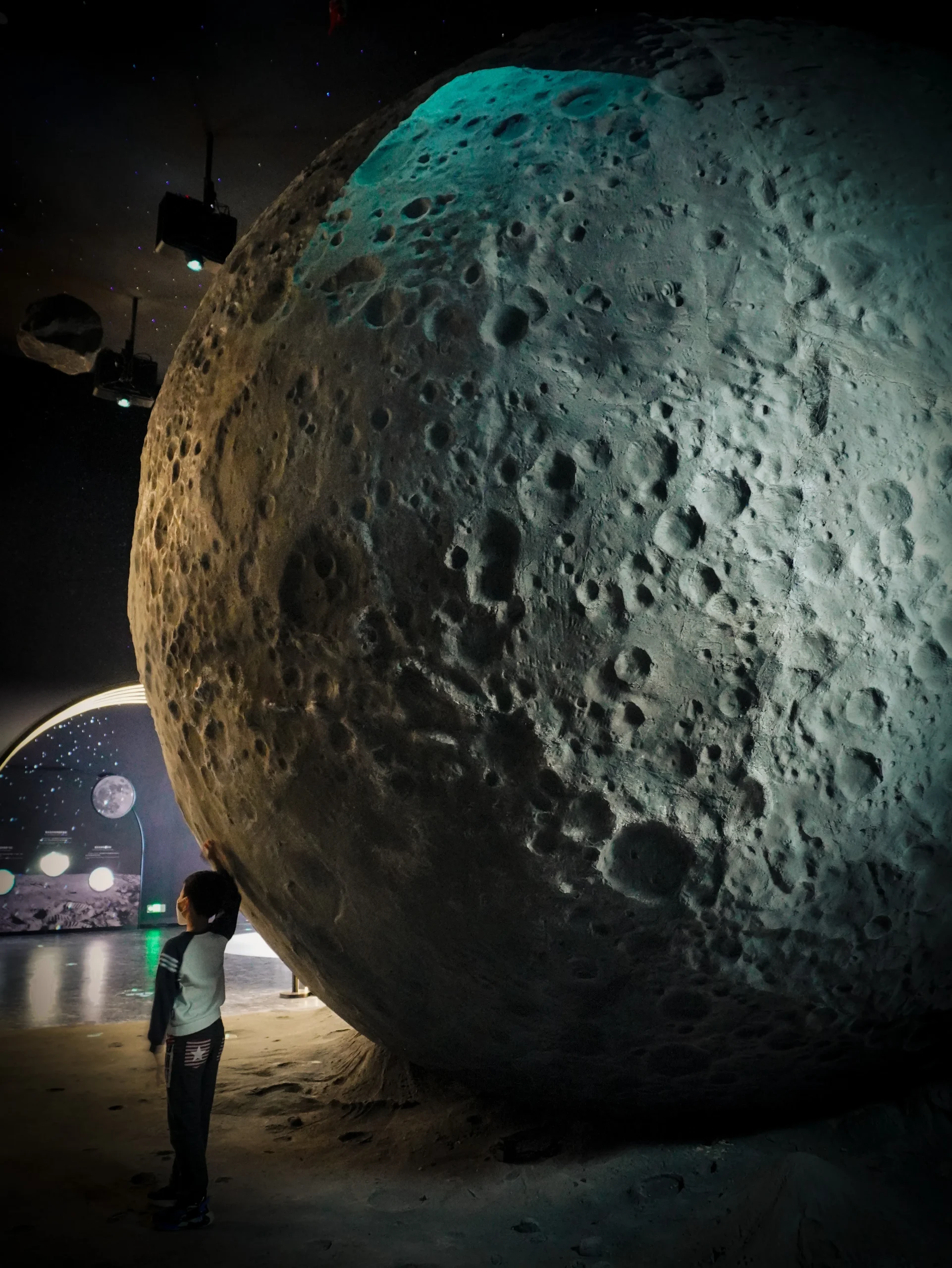 Hainan Science Museum in Haikou Creates a Floating Spiral World of Science and Nature