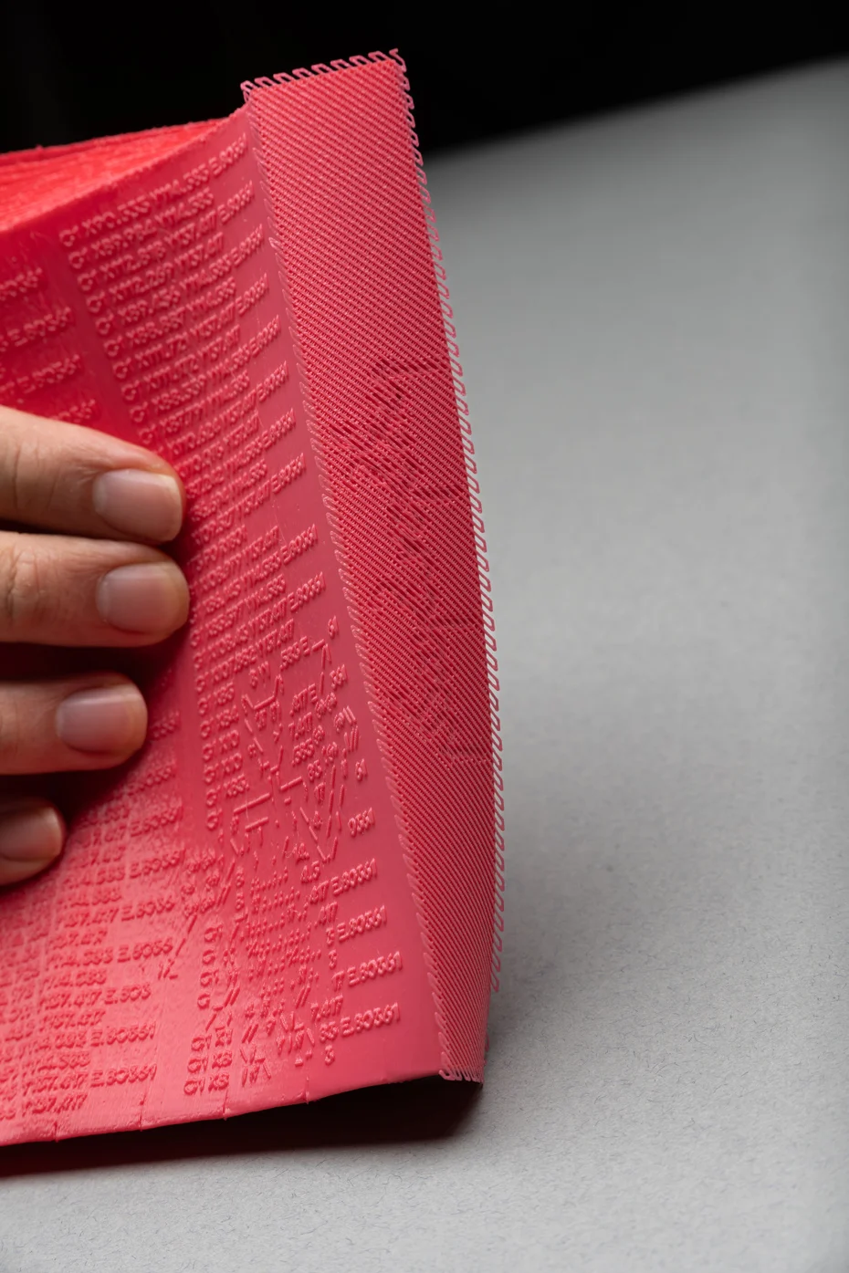 A Book That Prints Itself? Inside Manual, the Fully 3D-Printed Book Carrying Its Own Code 6 Manual, the Fully 3D-Printed Book