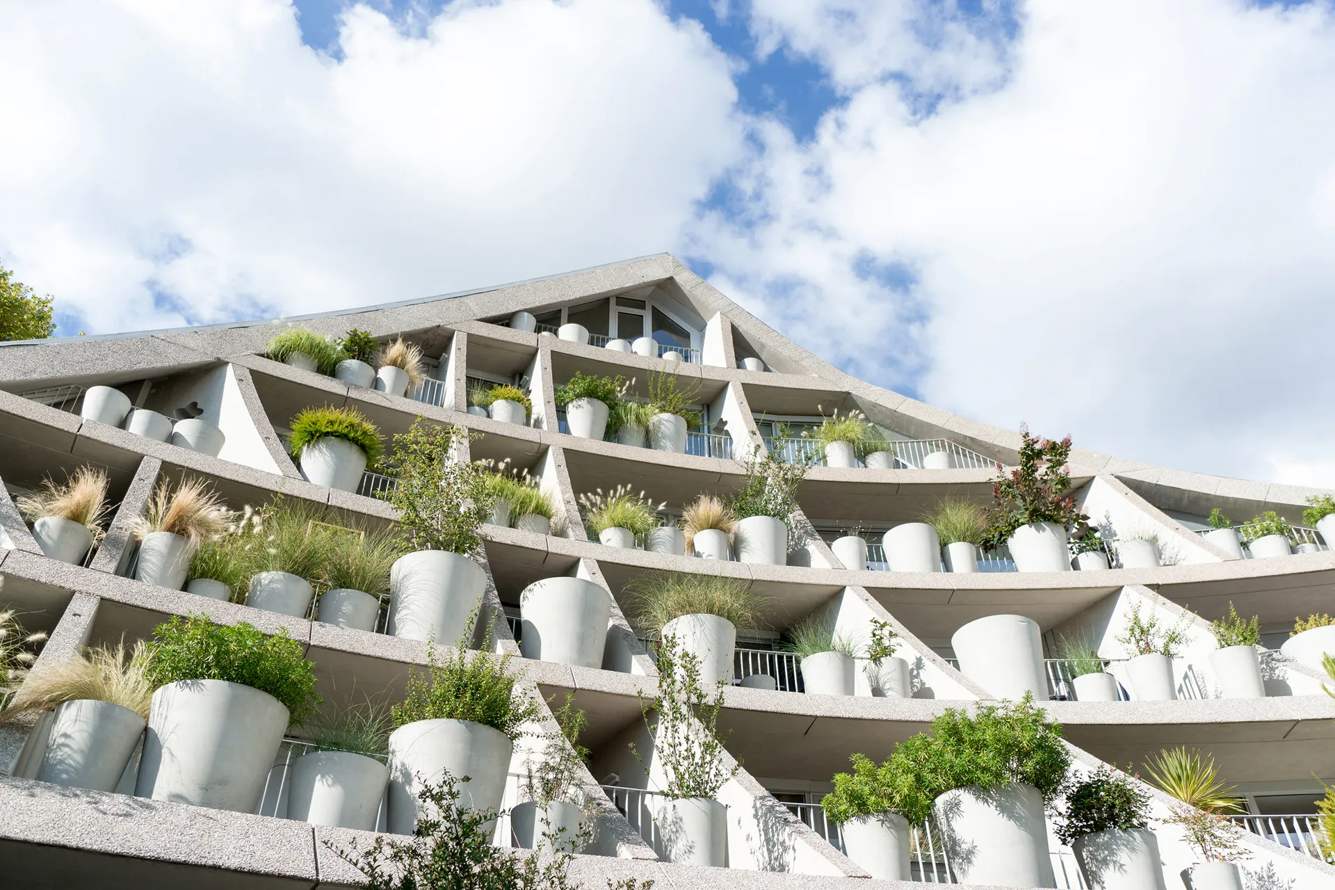 MVRDV’s La Vallée Verte in Bordeaux Combines Historic Architecture and a Landscape of Plant Pots