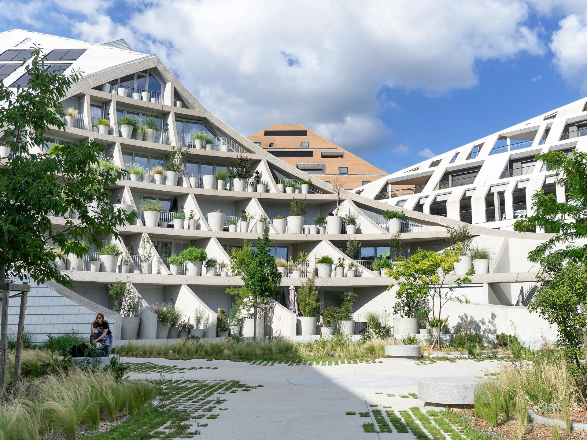 MVRDV’s La Vallée Verte in Bordeaux Combines Historic Architecture and a Landscape of Plant Pots