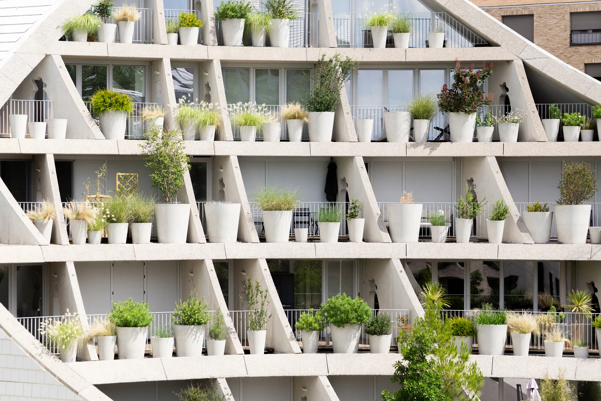 MVRDV’s La Vallée Verte in Bordeaux Combines Historic Architecture and a Landscape of Plant Pots