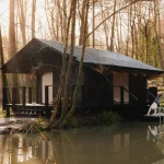 Built Works Designs Yogi’s Cabin in the Woods to Encourage Yoga, Movement, and Slow Life