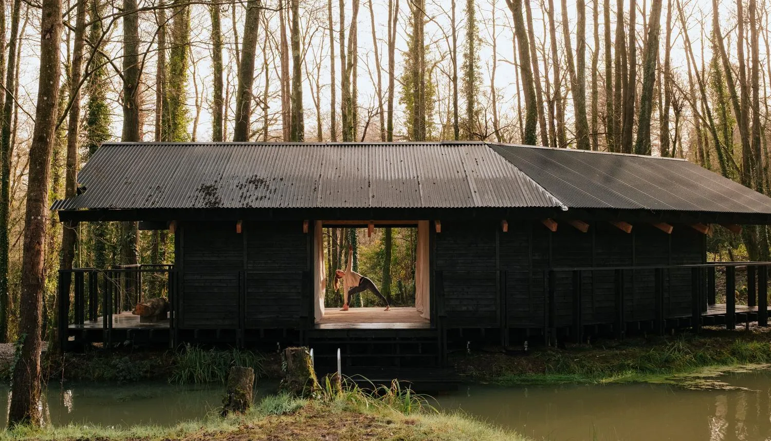 Built Works Designs Yogi’s Cabin in the Woods to Encourage Yoga, Movement, and Slow Life 7 Built Works Designs Yogi’s Cabin in the Woods to Encourage Yoga, Movement, and Slow Life