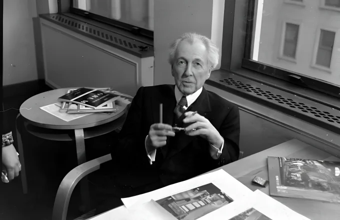 Frank Lloyd Wright