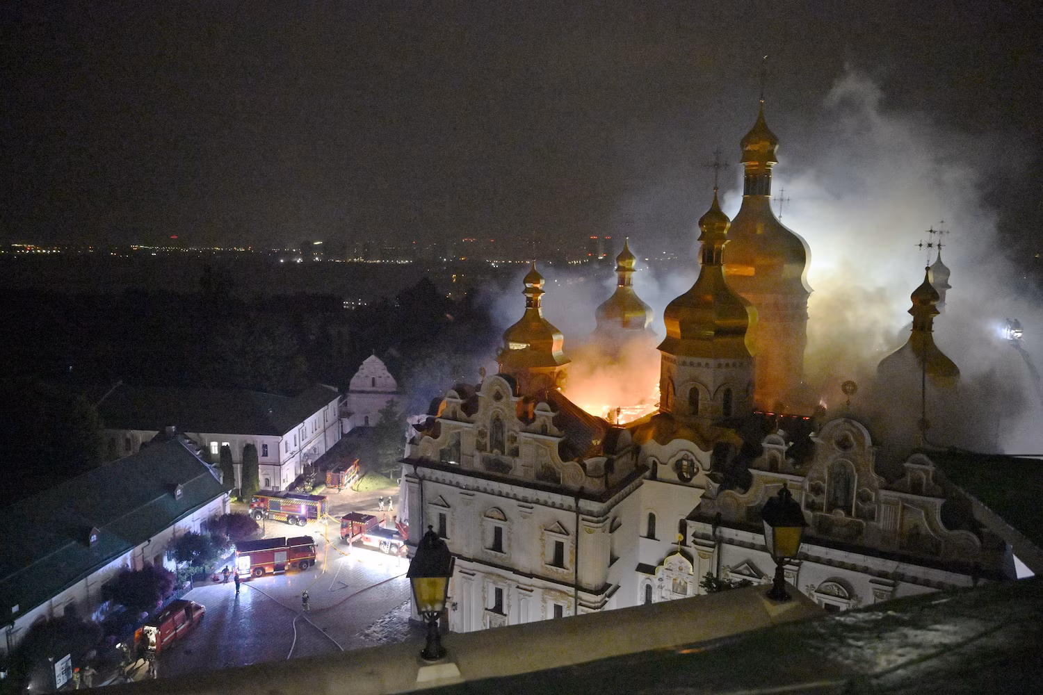 Russian Attack Hits UNESCO World Heritage Monastery, Igniting Kyiv’s Dormition Cathedral 9 Russian Attack Hits UNESCO World Heritage Monastery, Igniting Kyiv’s Dormition Cathedral