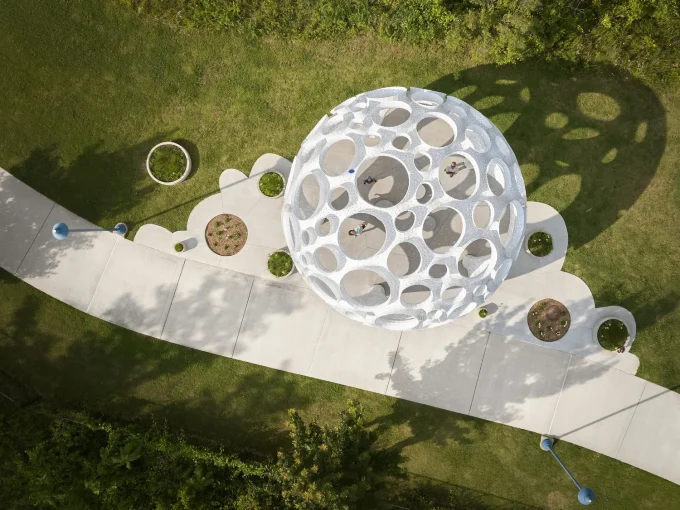 Moonrise Pavilion by THEVERYMANY Rises as an Ultra-Thin Aluminum Design in Chattanooga