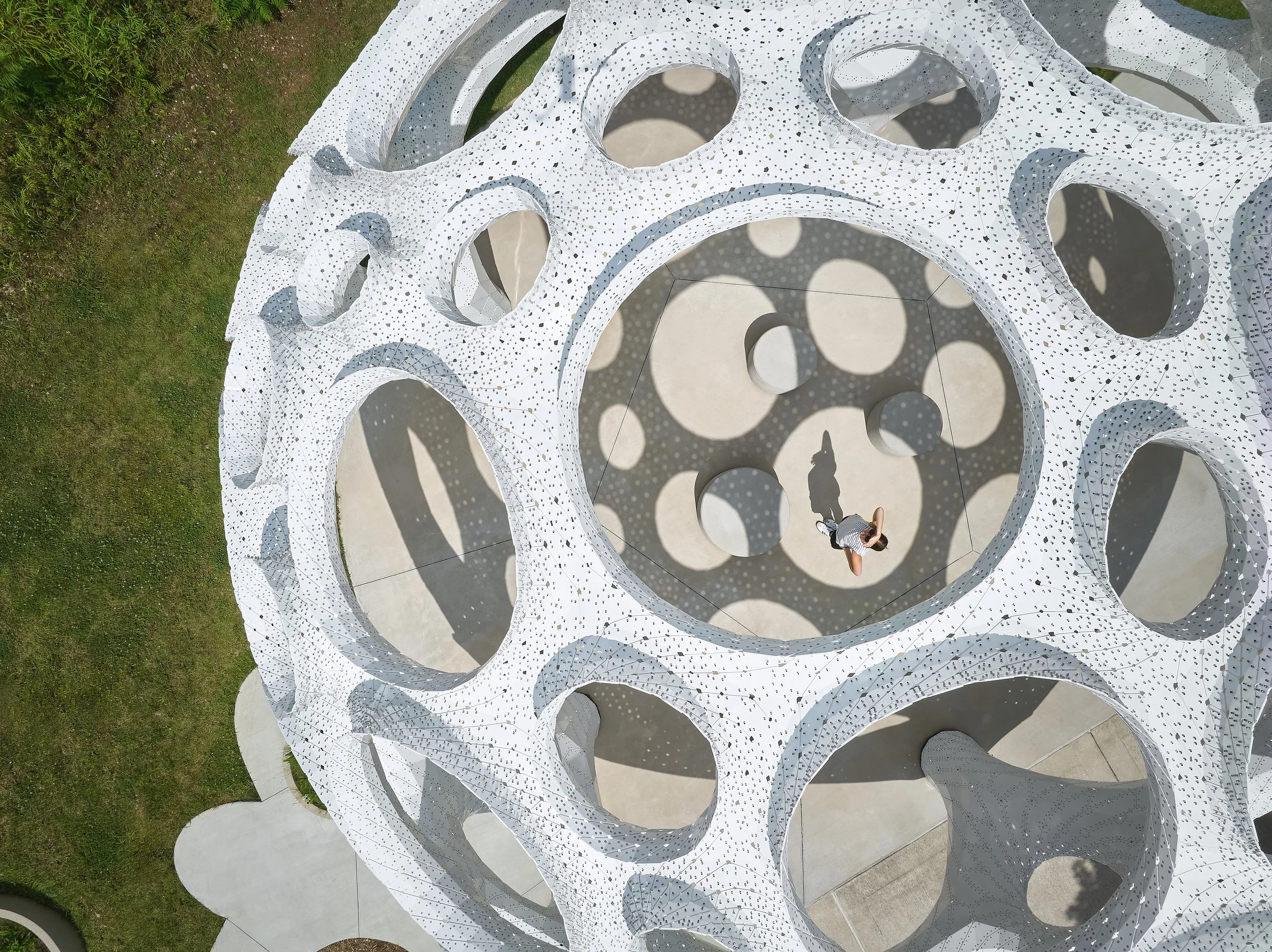 Moonrise Pavilion by THEVERYMANY Rises as an Ultra-Thin Aluminum Design in Chattanooga 11 Moonrise Pavilion by THEVERYMANY Rises as an Ultra-Thin Aluminum Design in Chattanooga