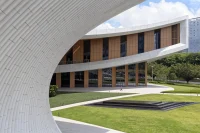 ZHA Opens Songshan Lake Exhibition and Performance Center in Dongguan