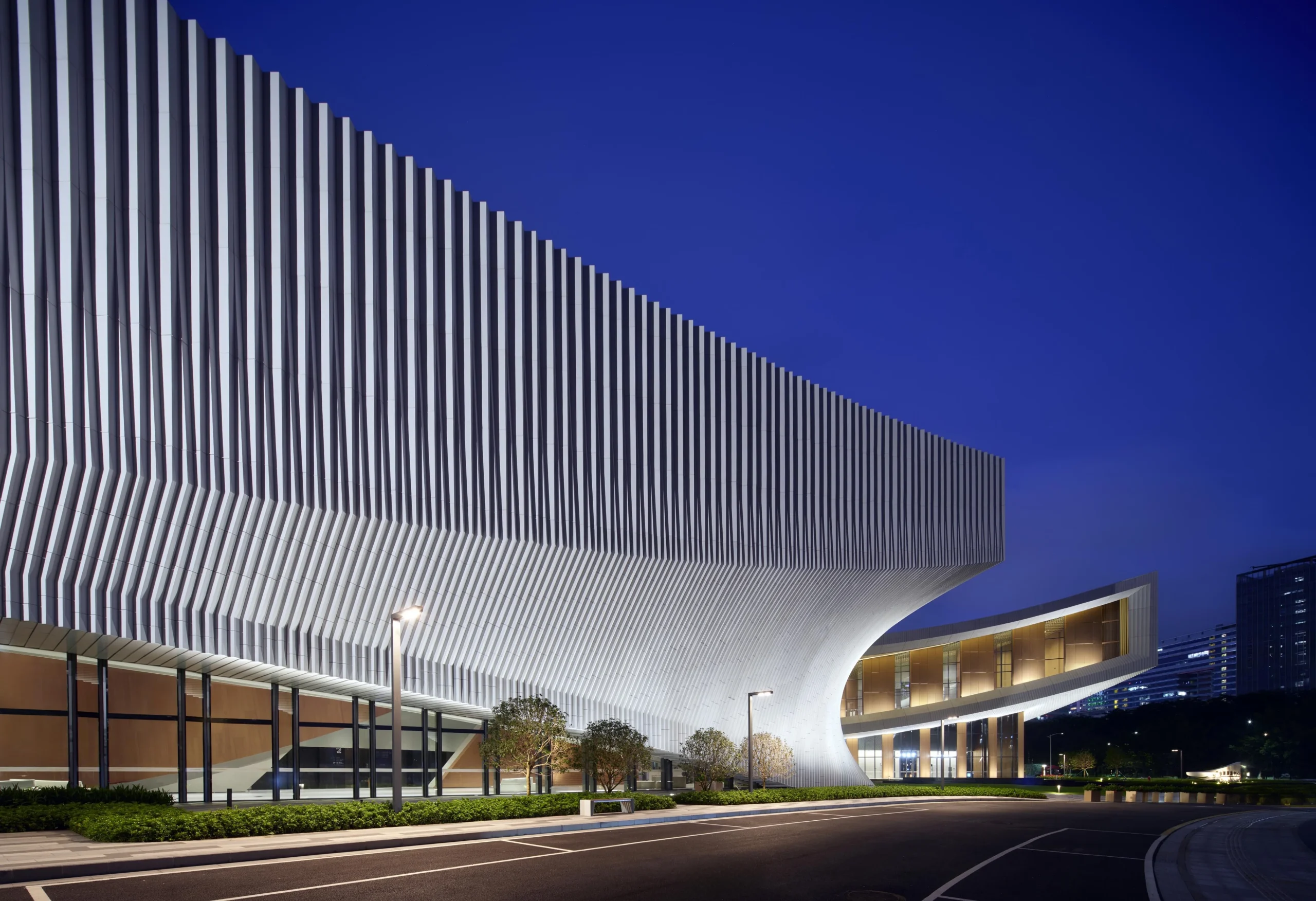 ZHA Opens Songshan Lake Exhibition and Performance Center in Dongguan 15 ZHA Opens Songshan Lake Exhibition and Performance Center in Dongguan