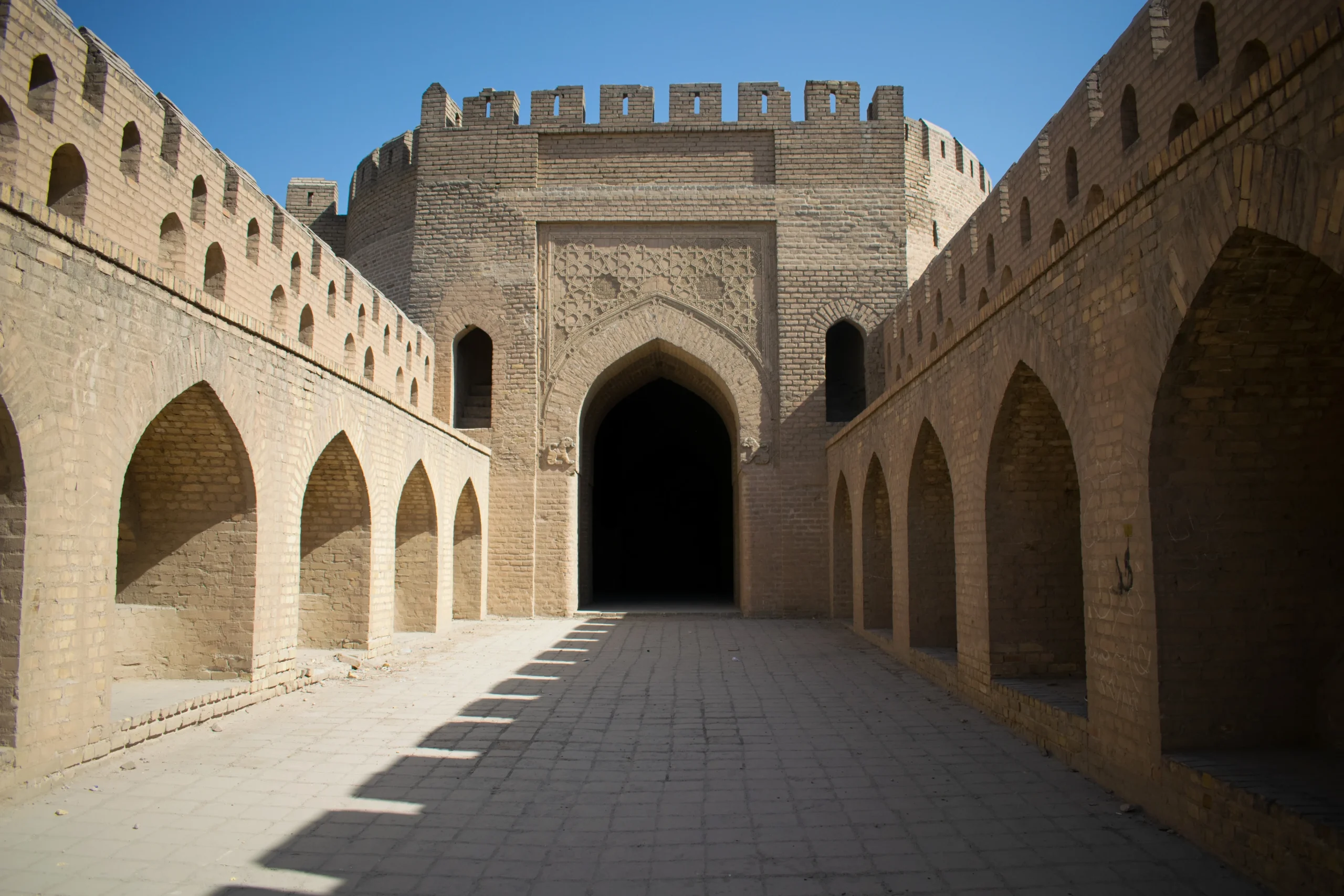 Decoding Cities of the Silk Route: Architecture at the Crossroads of Trade