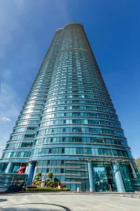 10 Super-Slender Skyscrapers That Touch the Clouds