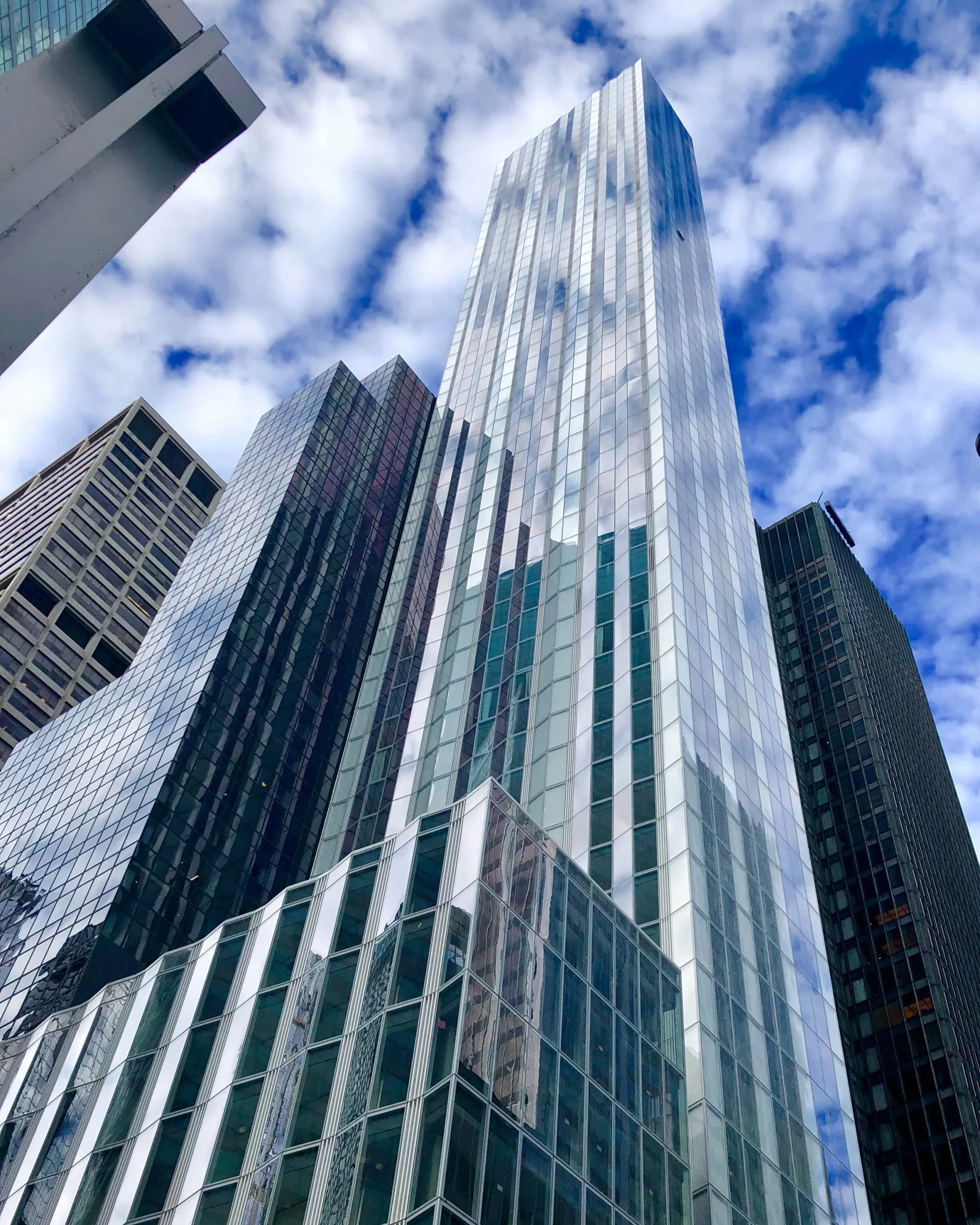 10 Super-Slender Skyscrapers That Touch the Clouds
