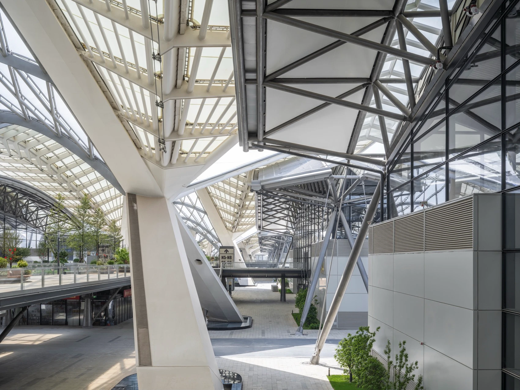 RSHP Completes Phase II of Zhongyuan Convention Center in Zhengzhou 9 RSHP Completes Phase II of Zhongyuan Convention Center in Zhengzhou