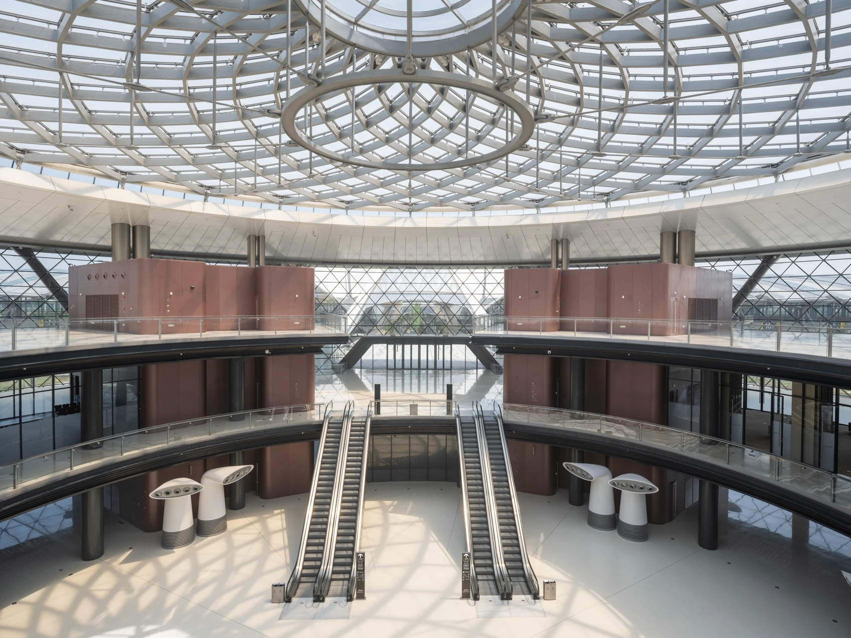 RSHP Completes Phase II of Zhongyuan Convention Center in Zhengzhou 11 RSHP Completes Phase II of Zhongyuan Convention Center in Zhengzhou