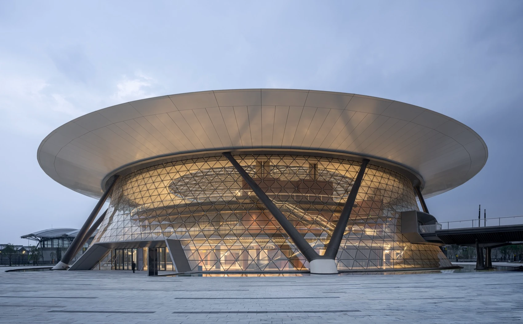 RSHP Completes Phase II of Zhongyuan Convention Center in Zhengzhou 12 RSHP Completes Phase II of Zhongyuan Convention Center in Zhengzhou