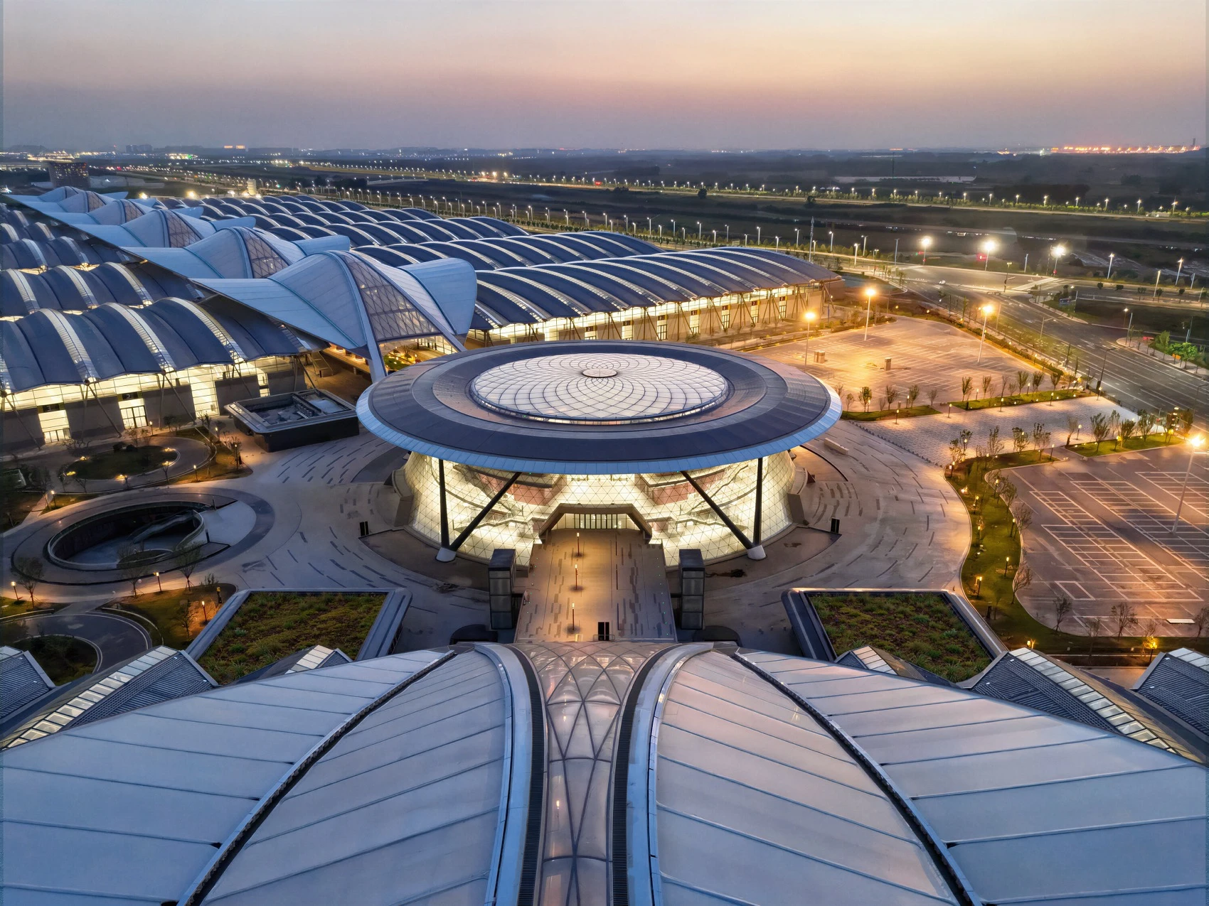 RSHP Completes Phase II of Zhongyuan Convention Center in Zhengzhou 7 RSHP Completes Phase II of Zhongyuan Convention Center in Zhengzhou