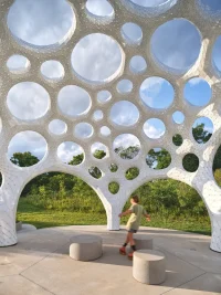 Moonrise Pavilion by THEVERYMANY Rises as an Ultra-Thin Aluminum Design in Chattanooga