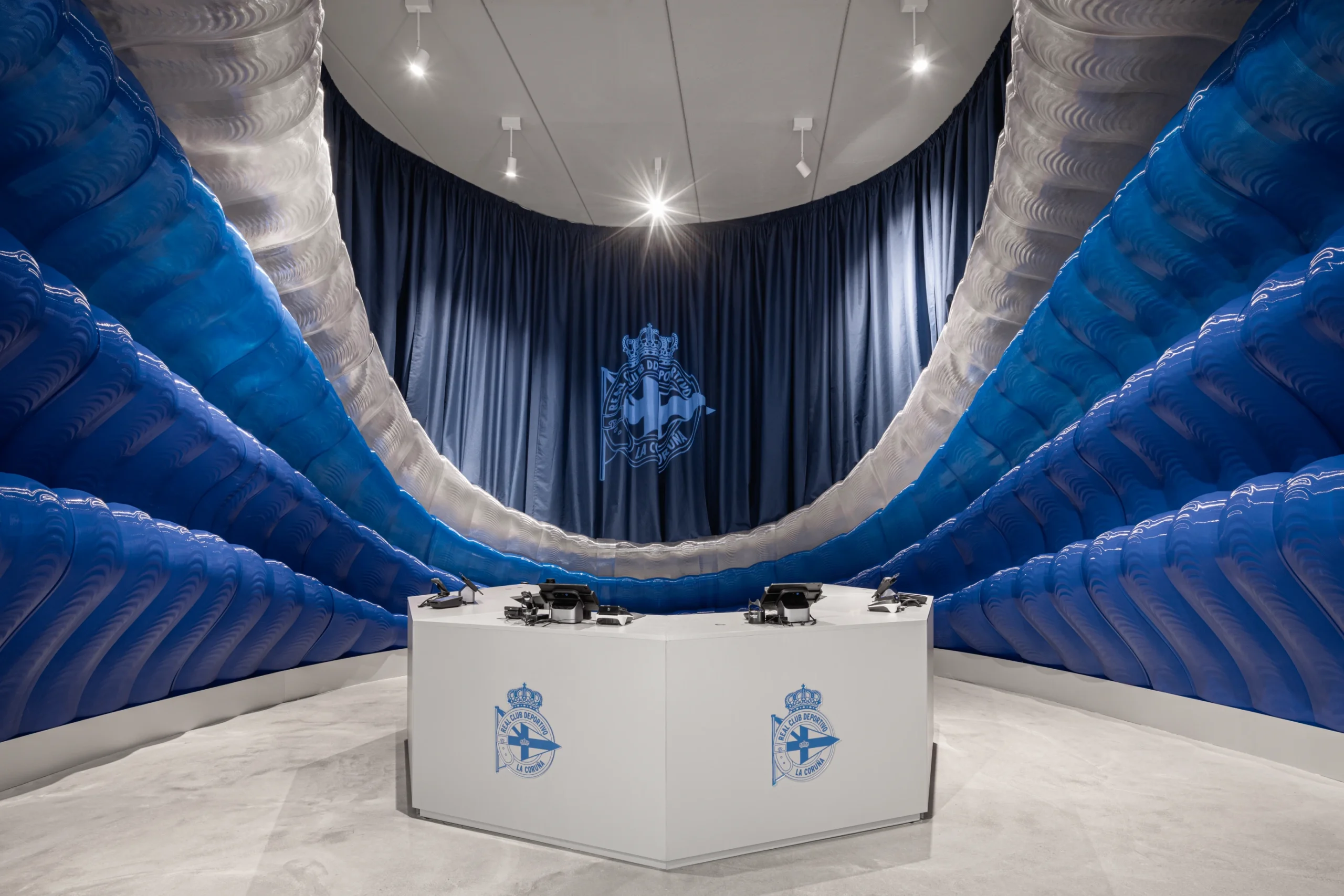 External Reference's Deportienda Features a Massive 3D-Printed Wave Inspired by the Atlantic 9 External Reference's Deportienda 3D-Printed Wave