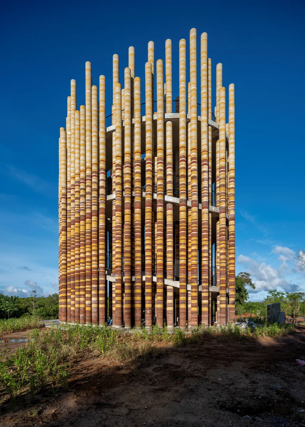Goya Tower by Boonserm Premthada Is Built from Elephant Dung Bricks in Thailand 5 Goya Tower by Boonserm Premthada Is Built from Elephant Dung Bricks in Thailand