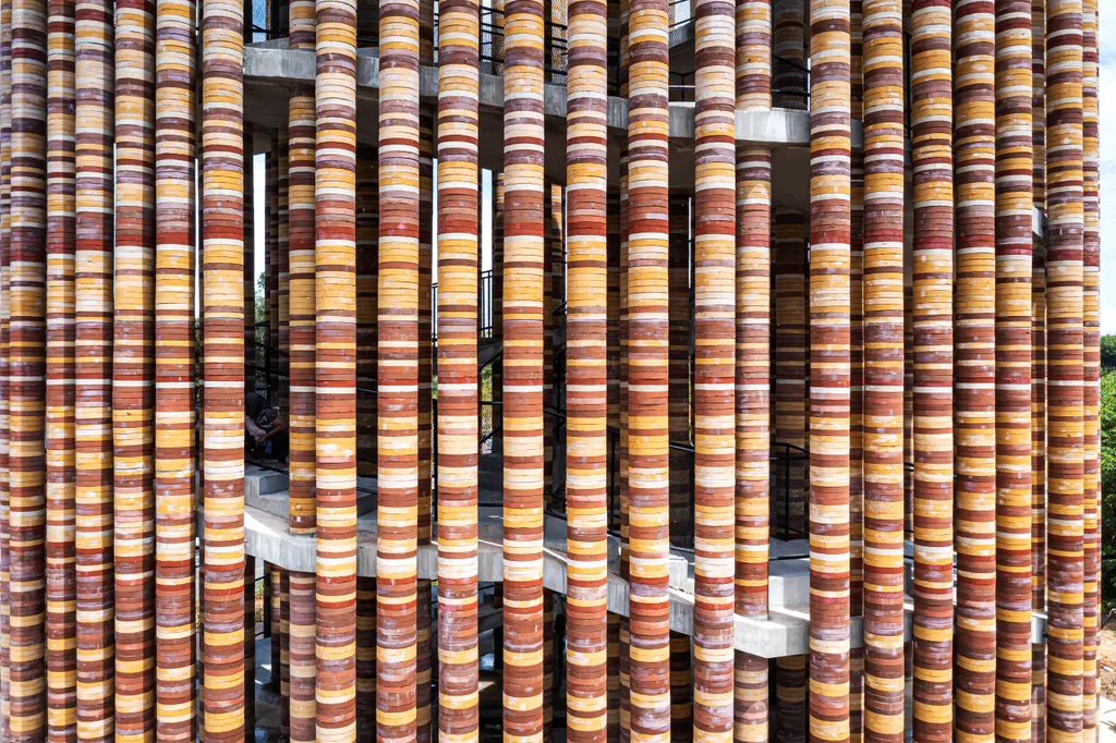 Goya Tower by Boonserm Premthada Is Built from Elephant Dung Bricks in Thailand 12 Goya Tower by Boonserm Premthada Is Built from Elephant Dung Bricks in Thailand