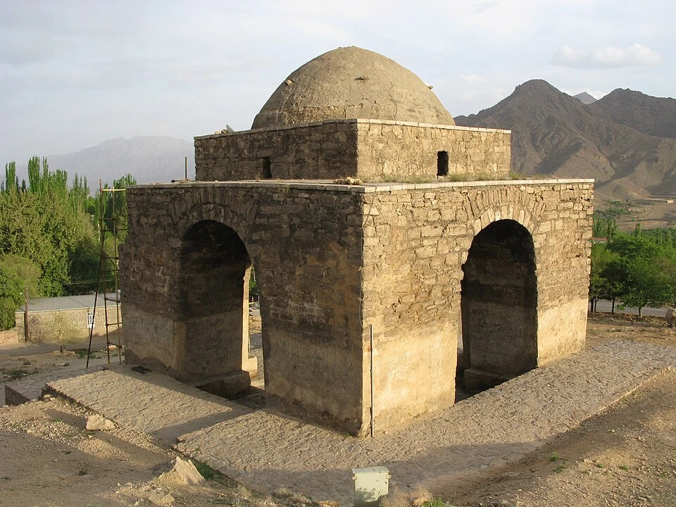 A Legacy Built in Brick and Geometry: Arches in Iranian Architecture 16 Niasar Chahartaghi, Kashan, Iran.