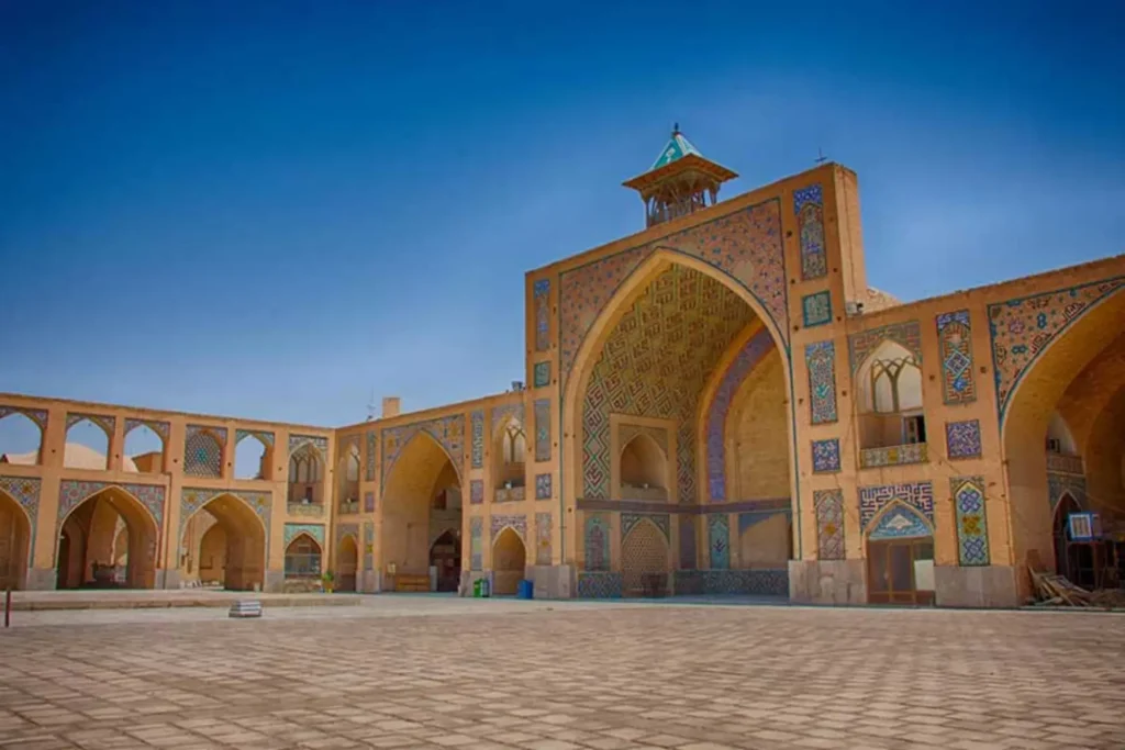 A Legacy Built in Brick and Geometry: Arches in Iranian Architecture 11 Hakim Mosque