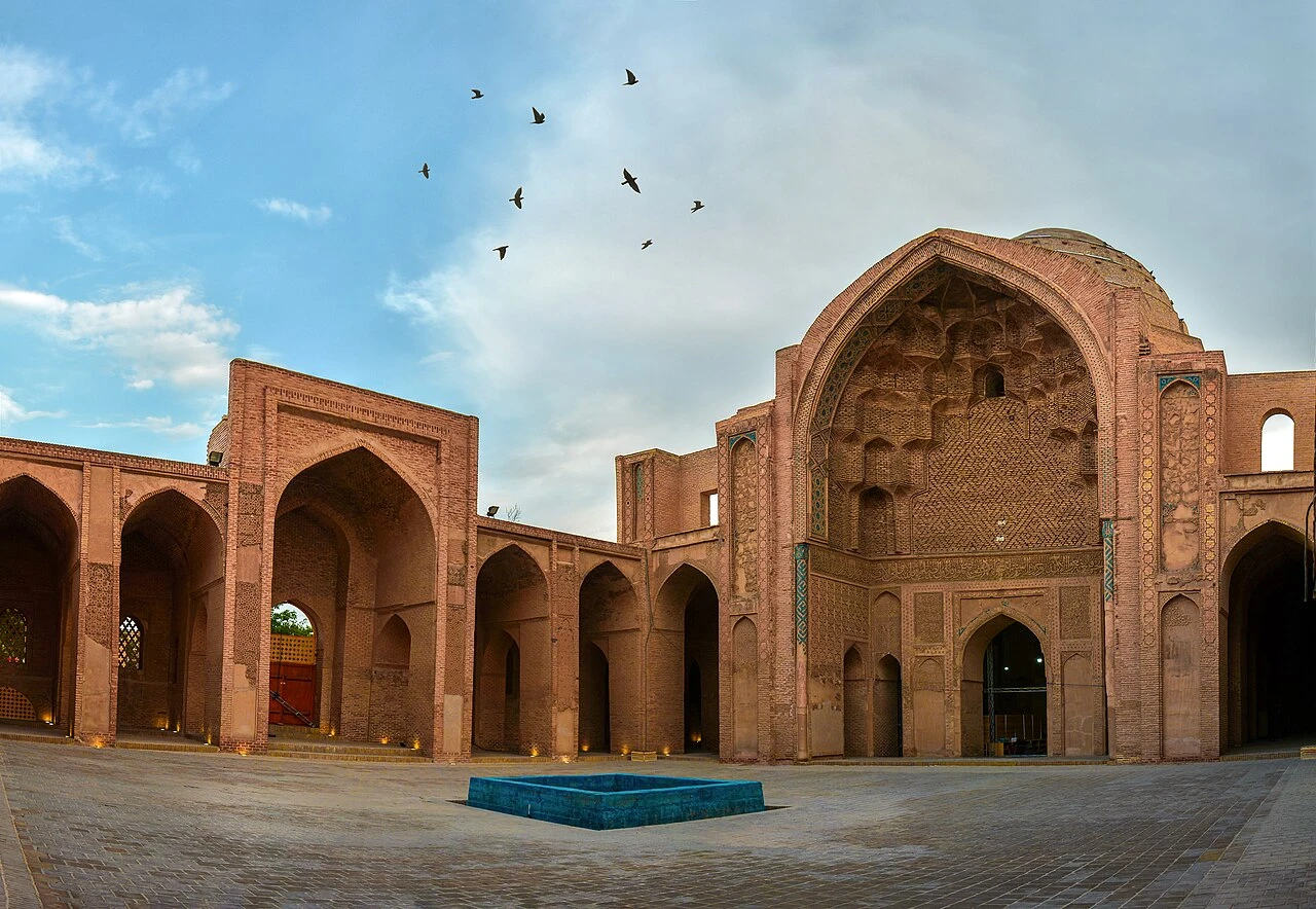A Legacy Built in Brick and Geometry: Arches in Iranian Architecture 12 Jameh Mosque of Varamin