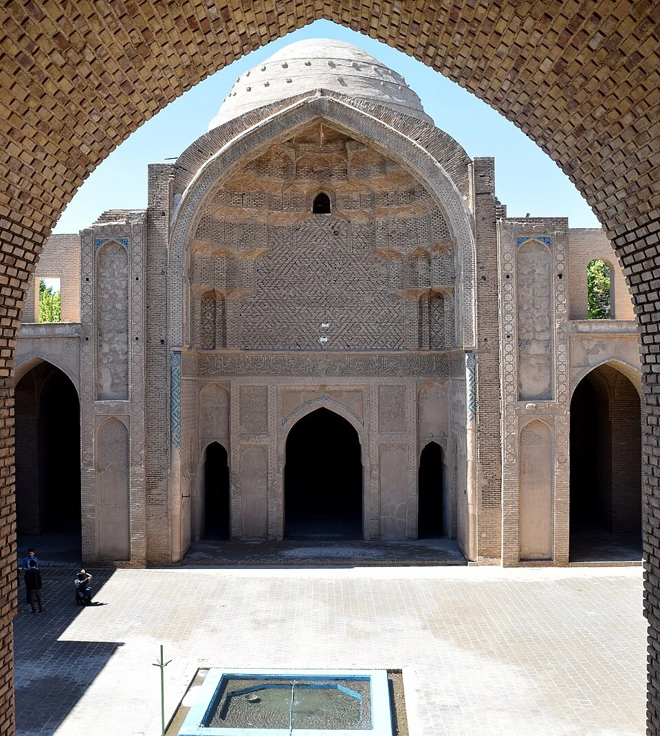 A Legacy Built in Brick and Geometry: Arches in Iranian Architecture 13 Jameh Mosque of Varamin