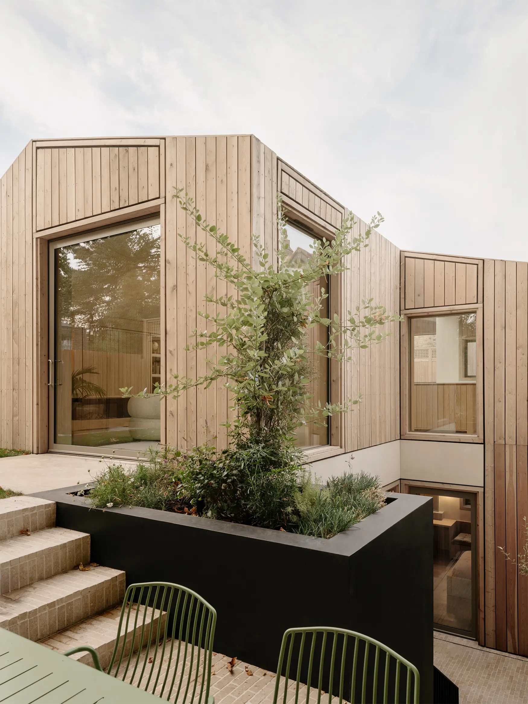 Stylus Architects Shape a Modern London Home Around Light and Landscape 5 Stylus Architects Shape a Modern Home Around Light and Landscape
