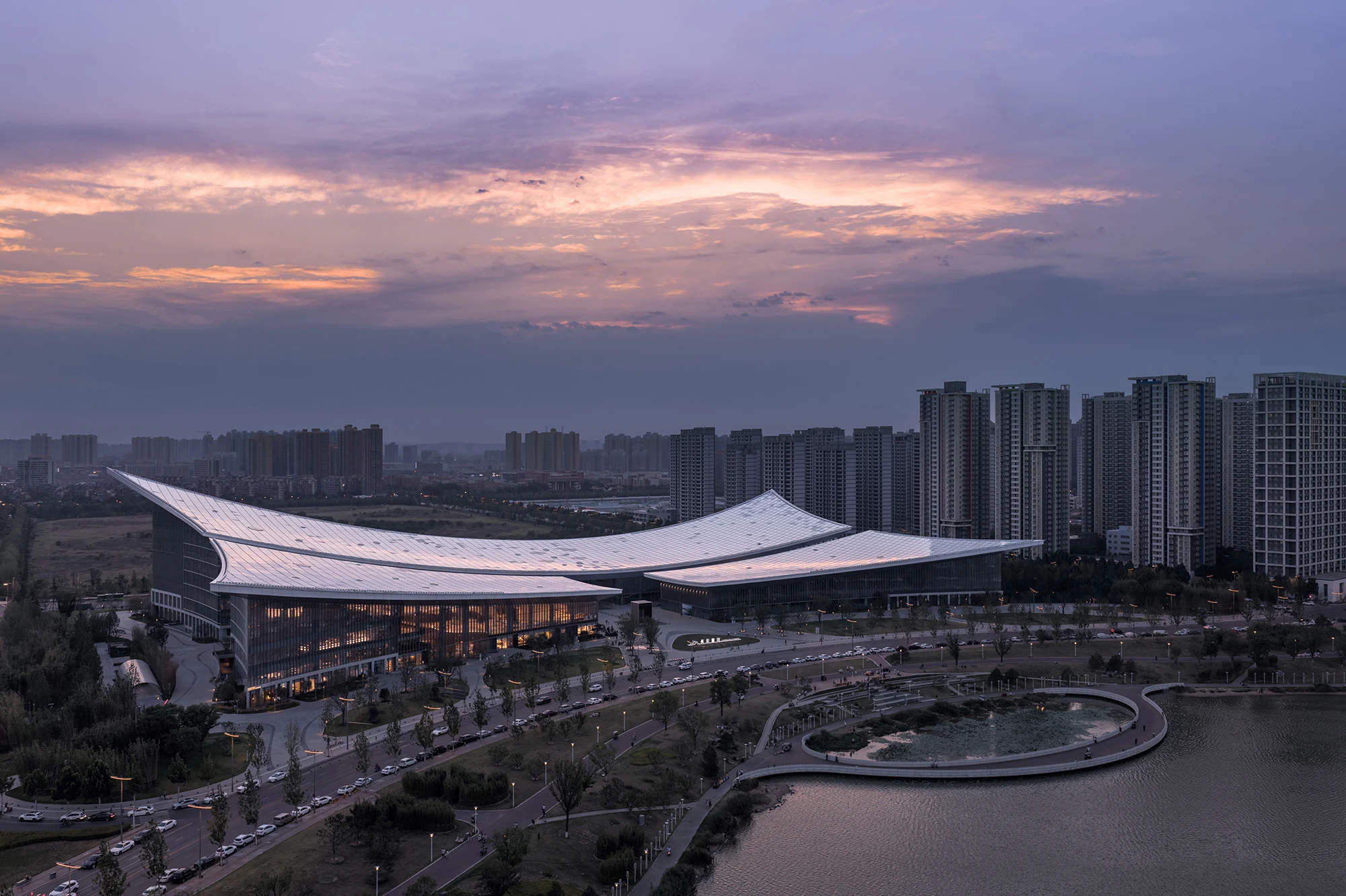HONG Designworks Shapes Chang’an Academy into a Human-Centered Cultural Landmark 5 Chang'an Academy · Xi'an Public Library