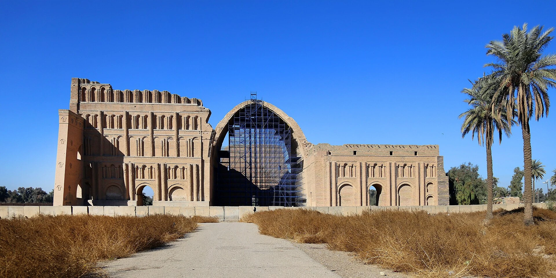 A Legacy Built in Brick and Geometry: Arches in Iranian Architecture 14 Taq Kasra, Sasanian-era, Iraq