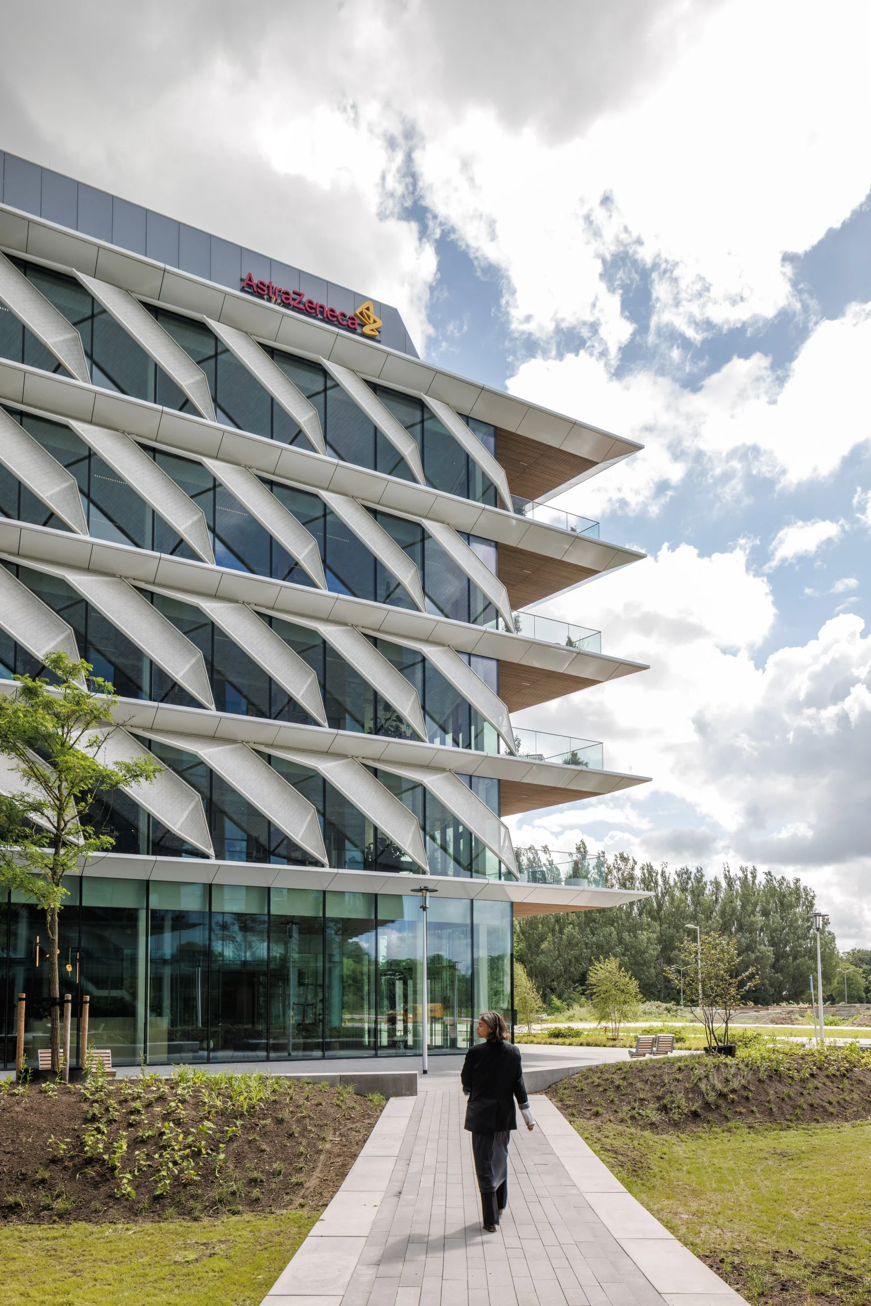 UNStudio's One Helix, a Net-Energy-Positive Life Science Building in Amsterdam 6 UNStudio's One Helix, a Net-Energy-Positive Life Science Building in Amsterdam
