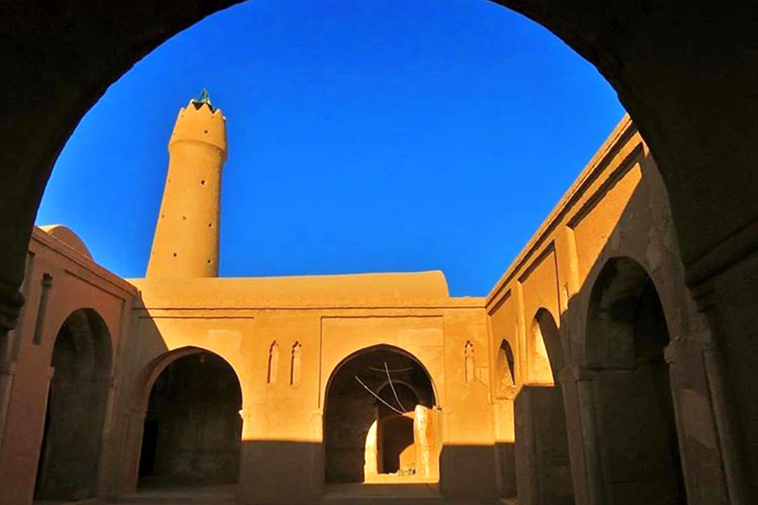 A Legacy Built in Brick and Geometry: Arches in Iranian Architecture 7 A Legacy Built in Brick and Geometry: Arches in Iranian Architecture