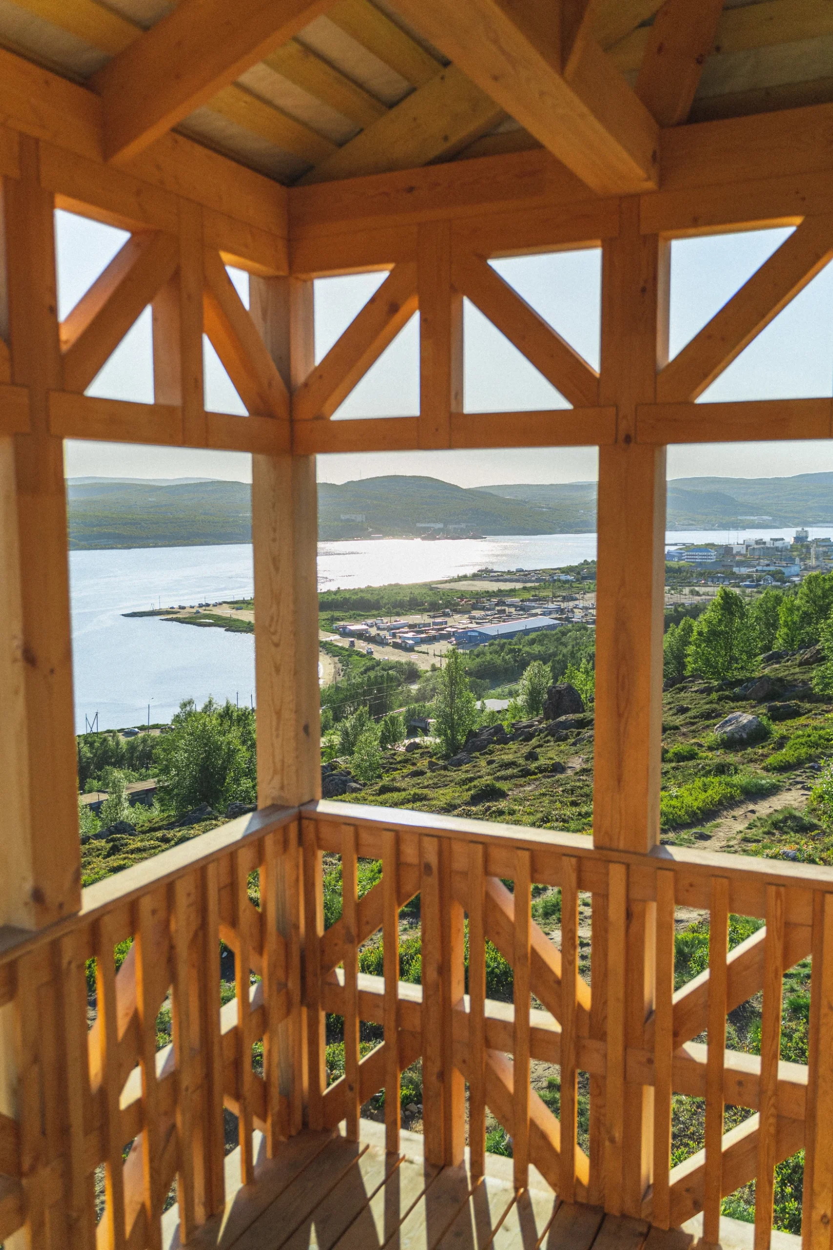 Kola Bay Lighthouse Viewpoint Brings a Timber Landmark to Murmansk's Waterfront 13 Kola Bay Lighthouse Viewpoint Brings a Timber Landmark to Murmansk's Waterfront
