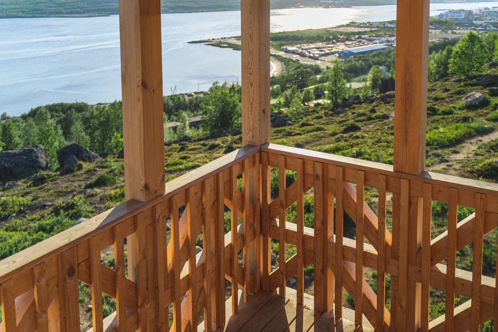 Kola Bay Lighthouse Viewpoint Brings a Timber Landmark to Murmansk's Waterfront 7 Kola Bay Lighthouse Viewpoint Brings a Timber Landmark to Murmansk's Waterfront