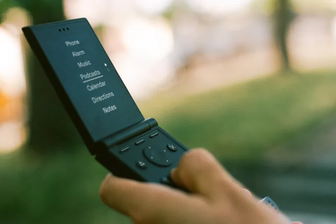 Light Phone Flip